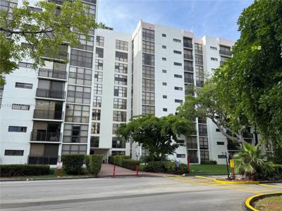 17021 N Bay Rd