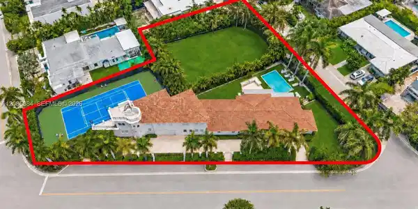 Image 2: Corner-to-corner estate.