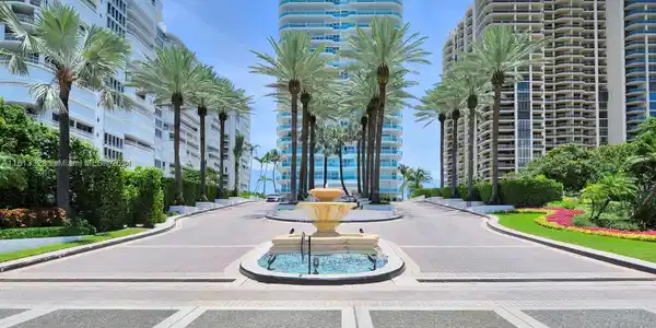 10101 Collins Ave
