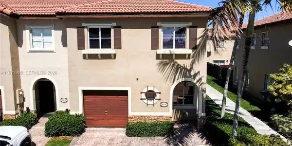 8905 SW 221st Ter