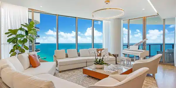 15701 Collins Ave