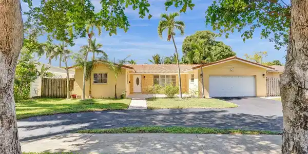 4771 Bayview Dr