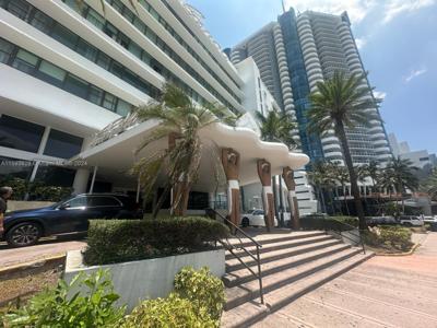 6345 Collins Ave