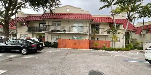 6713 N Kendall Dr Unit 607