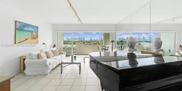 3 Island Ave