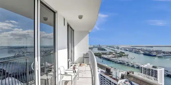 1750 N Bayshore Dr
