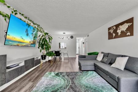 609 NE 14th Ave