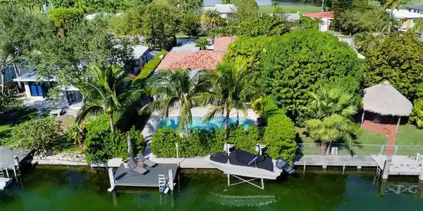 650 S Shore Dr