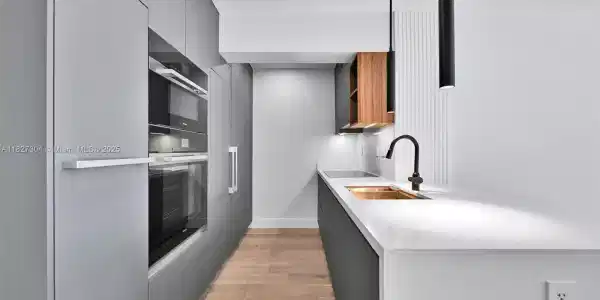 200 Sunrise Dr