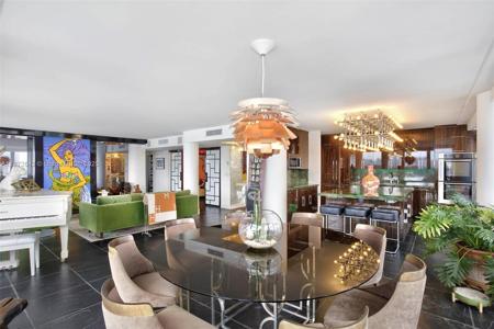 900 Bay Dr