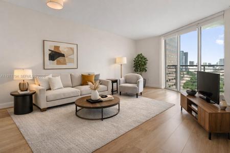 325 S Biscayne Blvd