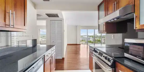 11111 Biscayne Blvd