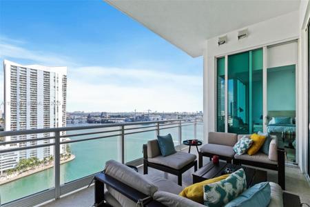 900 Brickell Key Blvd