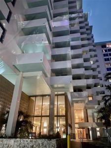 2899 Collins Ave