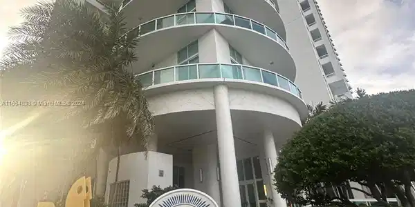 1800 N Bayshore Dr