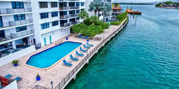 10101 E Bay Harbor Dr