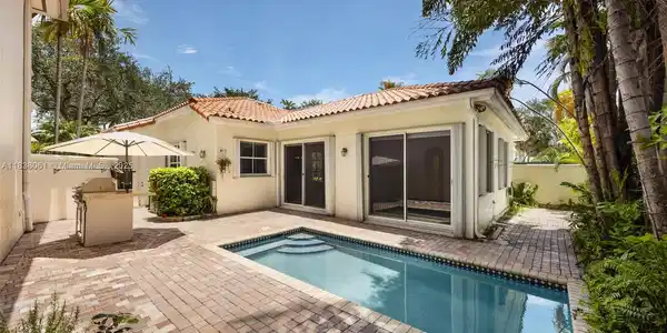 1571 Breakwater Ter