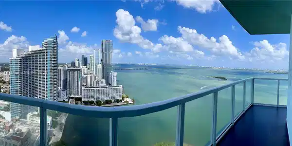 1900 N Bayshore Dr