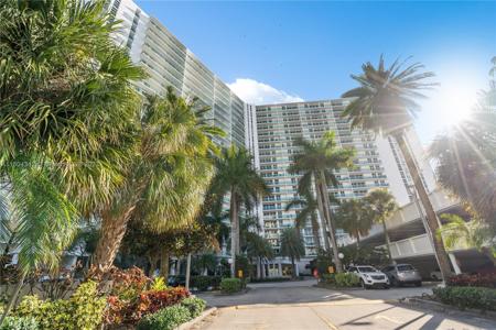 100 Bayview Dr