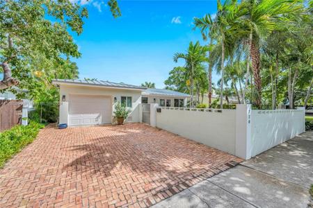 720 NE 17th Way