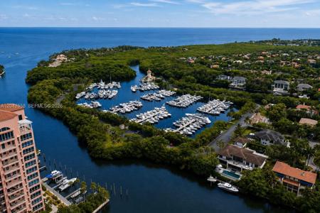35 Edgewater Dr