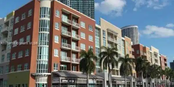 2000 N Bayshore Dr