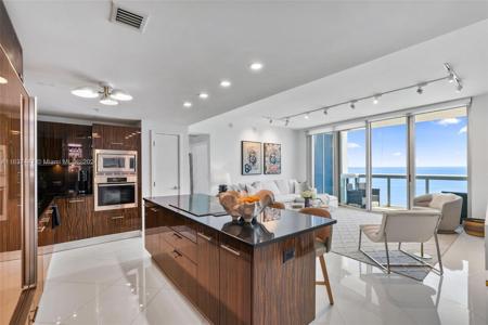 6899 Collins Ave