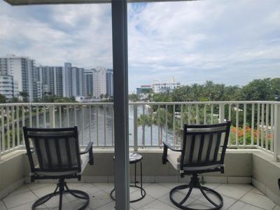 2600 Collins Ave