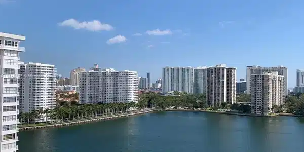 18041 Biscayne Blvd