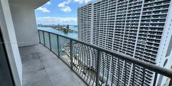 1750 N Bayshore Dr