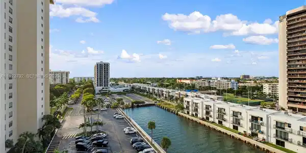 11111 Biscayne Blvd