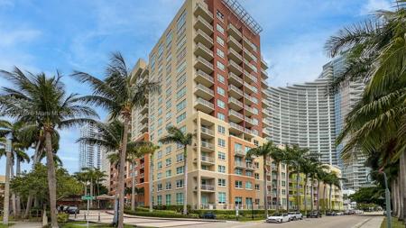 2000 N Bayshore Dr
