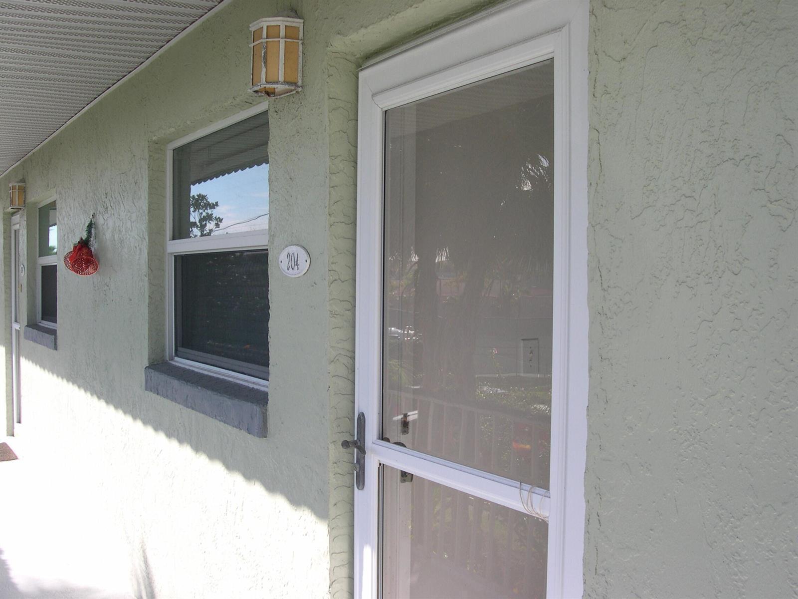 Image 4: Entrance