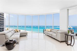 18101 Collins Ave