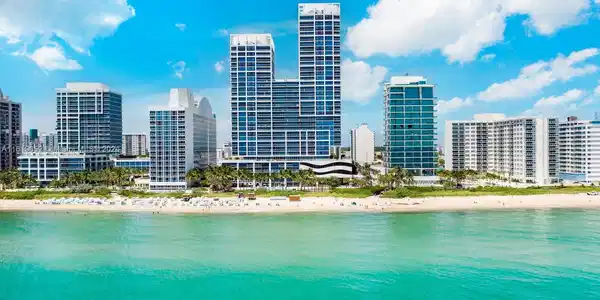 6899 Collins Ave