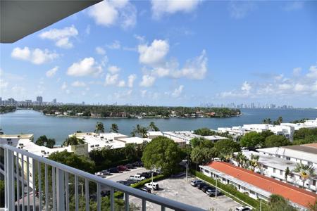 6900 Bay Dr