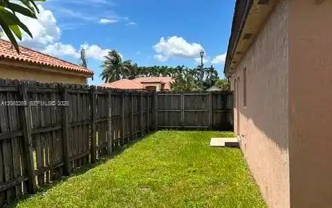 Image 4: Right Side of the House