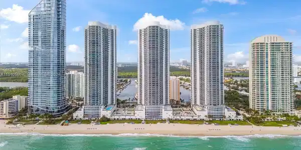Image 2: Trump Towers