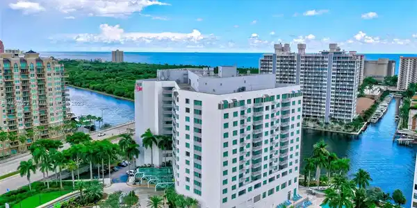 2670 E Sunrise Blvd #903
