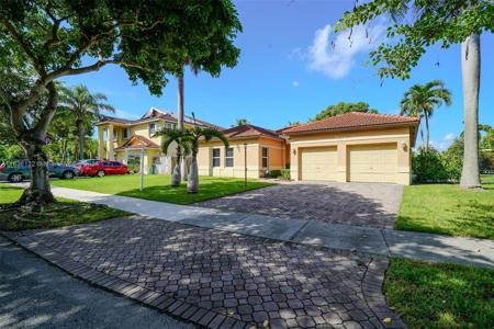 9214 SW 212th Ter
