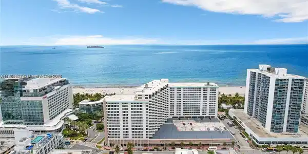 2899 Collins Ave