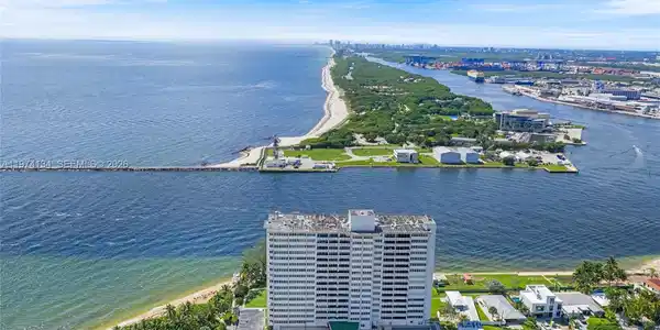 2100 S OCEAN DR