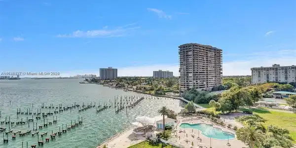 11111 Biscayne Blvd