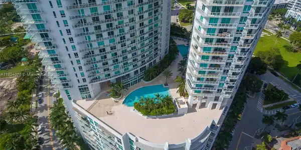 1900 N Bayshore Dr