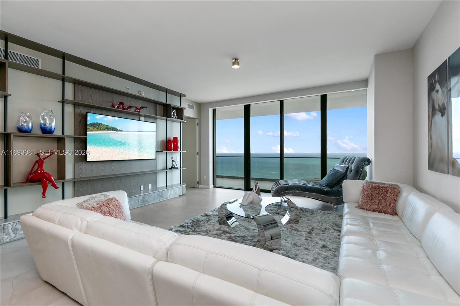 Image 1: 4/5.5 plus den with sweeping ocean & city views