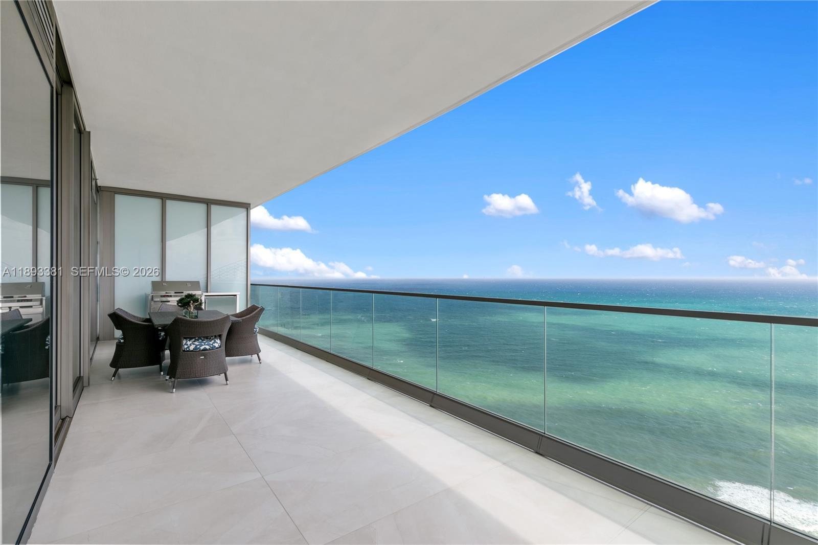 Image 3: Unparalleled oceanfront living