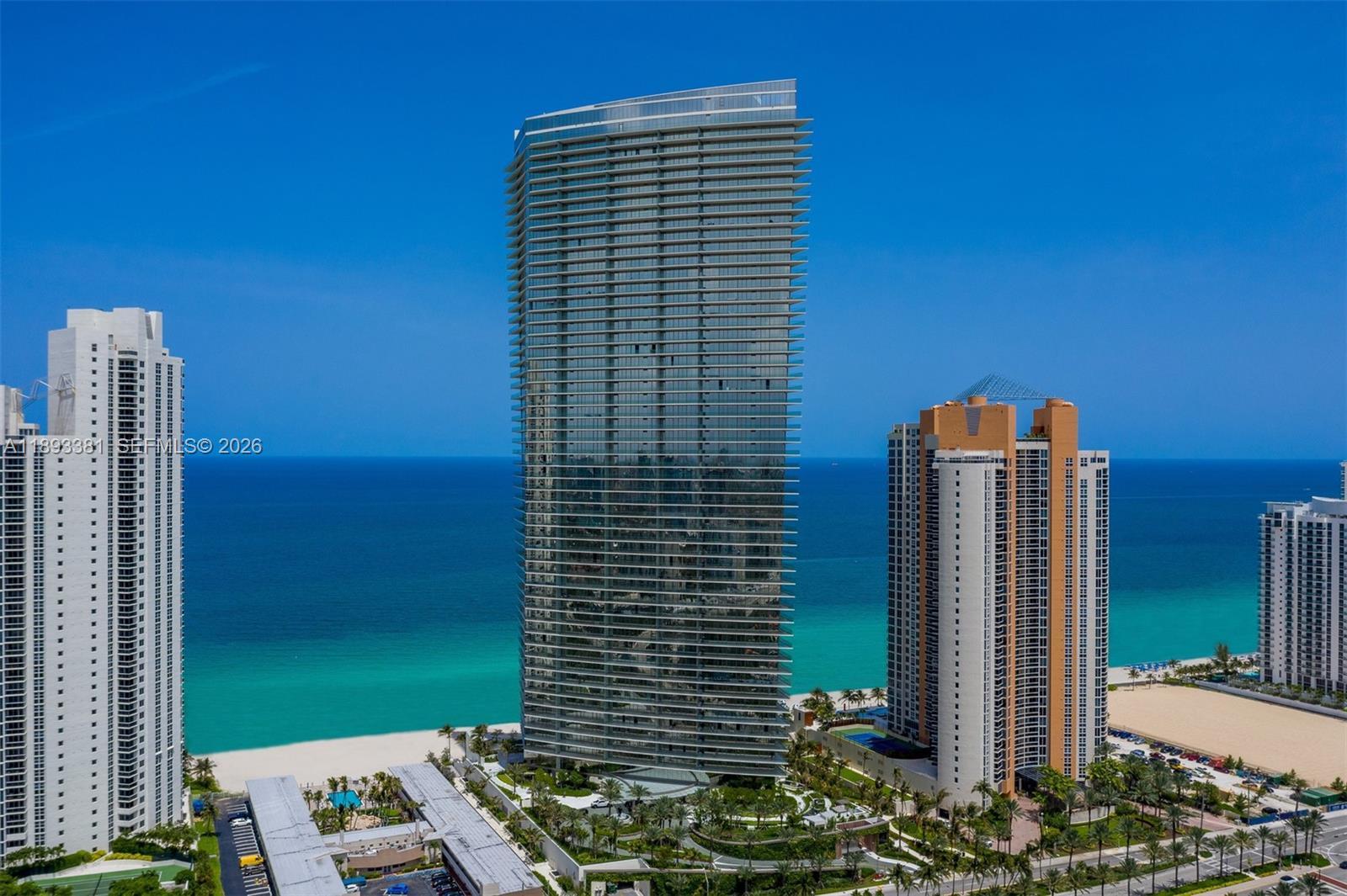 Image 4: Residences by Armani Casa