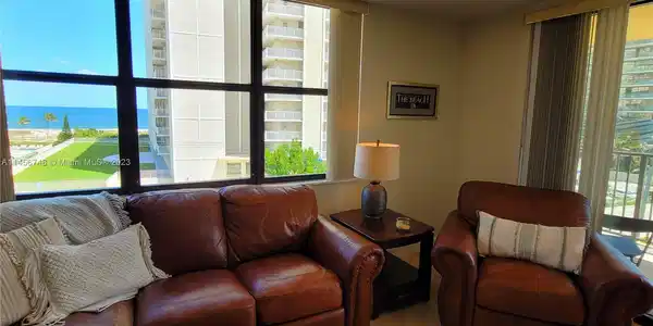801 N Ocean Blvd