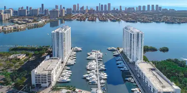 17111 Biscayne Blvd