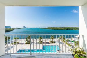 300 Bayview Dr